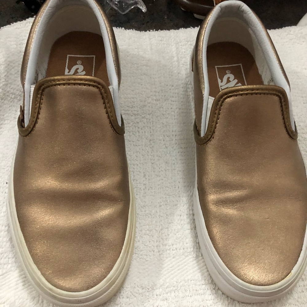 Vans shoes womens size 5.5,  mens size 4.0, european size 35.  Like new